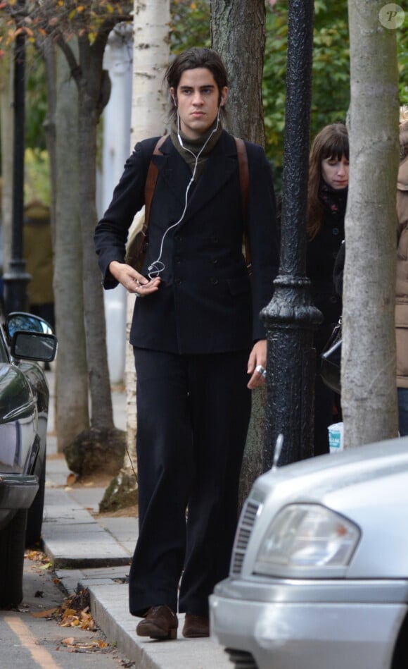 Thomas Cohen (mari de Peaches Geldof) se promène dans les rues de Notting Hill à Londres, le 8 novembre 2014