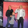 Mike Tyson inaugure en famille sa statue de cire au Madame Tussauds à Las Vegas, le 1er décembre 2015.