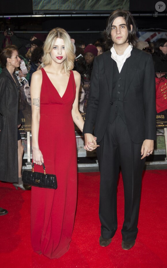 Peaches Geldof, enceinte, et son mari Thomas Cohen - Avant-Premiere du film Twilight "Breaking Dawn" a Londres, le 14 novembre 2012.
