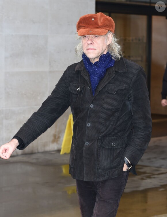 Bob Geldof quitte les studios de la radio BBC 1 à Londres. Le 17 novembre 2014