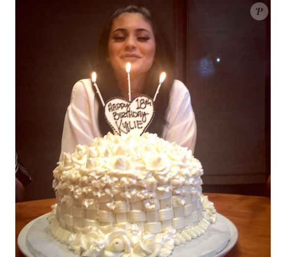 Kylie Jenner fête ses 18 ans en famille / photo postée sur Instagram, au mois d'août 2015.