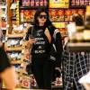 Kylie Jenner, qui aurait rompu avec son compagnon Tyga, fait du shopping chez Ralph à Calabasas le 21 novembre 2015.