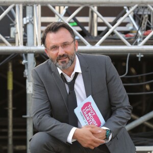 Exclusif - Frédéric Lopez - Festival "Tout le monde chante contre le cancer" à Villefranche-de-Rouergue, le 4 juillet 2015.