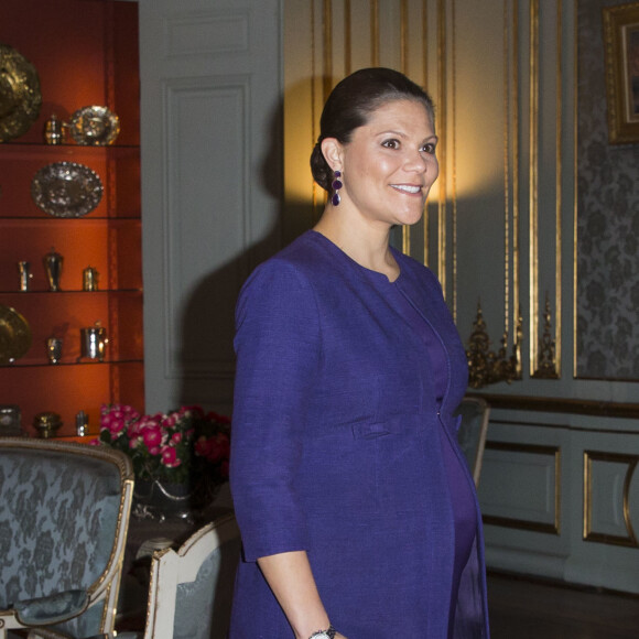 La princesse Victoria de Suède, enceinte, au palais royal de Stockholm, le 4 décembre 2015