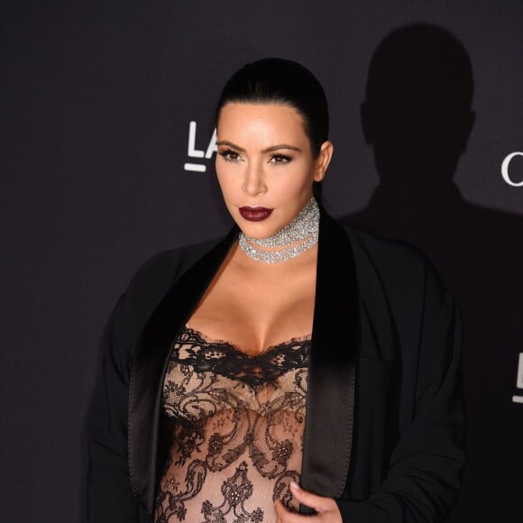 Kim Kardashian, enceinte lors du Gala The LACMA 2015 Art+Film, à Los Angeles, le 7 novembre 2015.