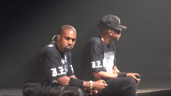 Kanye West et Jay Z interprètent "New Day" sur la scène du Bell Centre à Montréal. Novembre 2011.