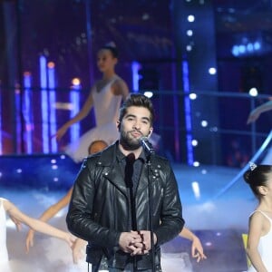 Kendji Girac, lors du 29e Téléthon 2015, à l'hippodrome de Longchamp, à Paris, le 5 décembre 2015. © Coadic Guirec