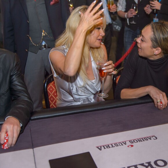 Pamela Anderson et Lilly Becker au Casino Zell Am See de Saalbach-Hinterglemm, le 5 décembre 2015
