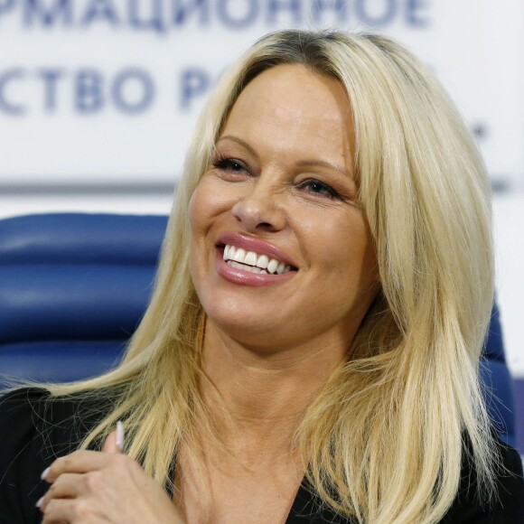 Pamela Anderson au Kremlin à Moscou le 7 décembre 2015