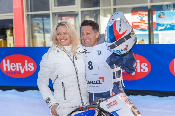 Pamela Anderson et Hans Enn au "Formula Snow 2015" à Saalbach - Hinterglemm le 5 décembre 2015