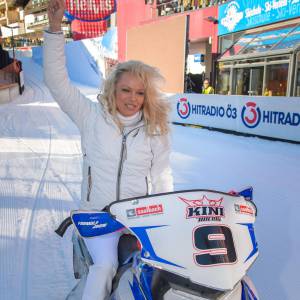 Pamela Anderson au "Formula Snow 2015" à Saalbach - Hinterglemm le 5 décembre 2015