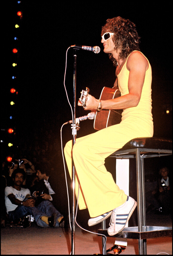 Michel Polnareff en concert au Forest National à Bruxelles, le 26 octobre 1975.
