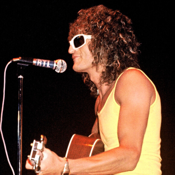 Michel Polnareff en concert au Forest National à Bruxelles, le 26 octobre 1975.
