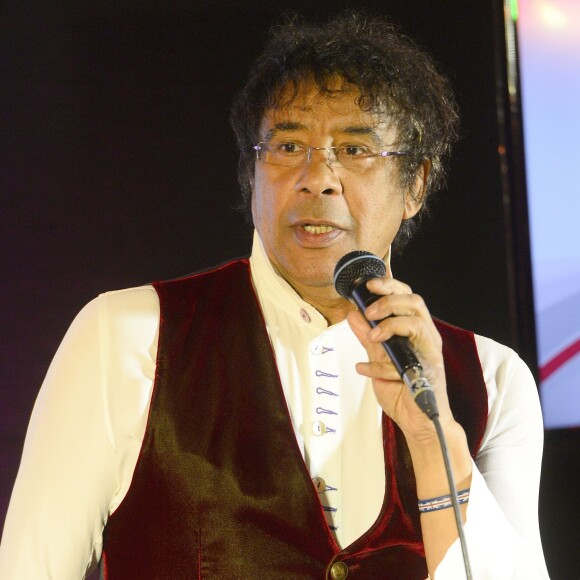 Exclusif - Laurent Voulzy - Concert privé MFM Radio de Alain Souchon et Laurent Voulzy sur un bateau-mouche à Paris le 10 novembre 2015. © Guirec Coadic / Bestimage