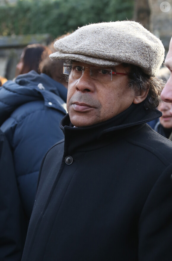 Laurent Voulzy - Obsèques de Jean-Louis Foulquier au cimetière de Montmartre à Paris. Le 14 décembre 2013