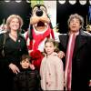 Laurent Voulzy avec sa femme Mirella et leur fils Quentin, à Disneyland Paris pour les 60 ans de l'Unicef, le 18 novembre 2006