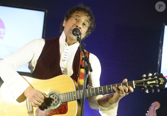 Exclusif - Laurent Voulzy - Concert privé MFM Radio de Alain Souchon et Laurent Voulzy sur un bateau-mouche à Paris le 10 novembre 2015. © Guirec Coadic / Bestimage