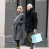 Exclusif - Kelly Rutherford et son petit-ami Tony Brand font du shopping sur Madison Avenue à New York, le 9 décembre 2015.