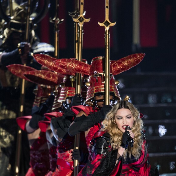 Concert de Madonna à l'AccorHotels Arena (ex-Bercy) à Paris, le 9 décembre 2015.