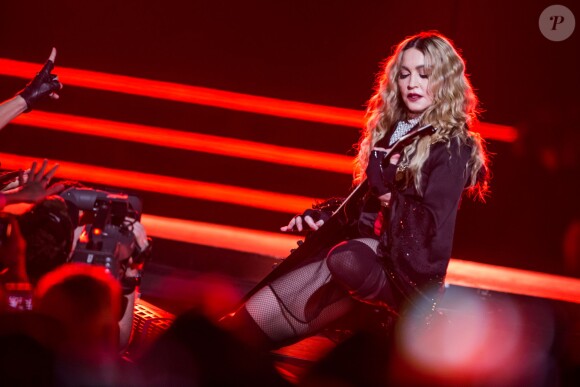 Concert de Madonna à l'AccorHotels Arena (ex-Bercy) à Paris, le 9 décembre 2015.