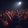 Shy'm au milieu du public de l'AccorHotels Arena, à Paris, le mardi 17 novembre 2015.