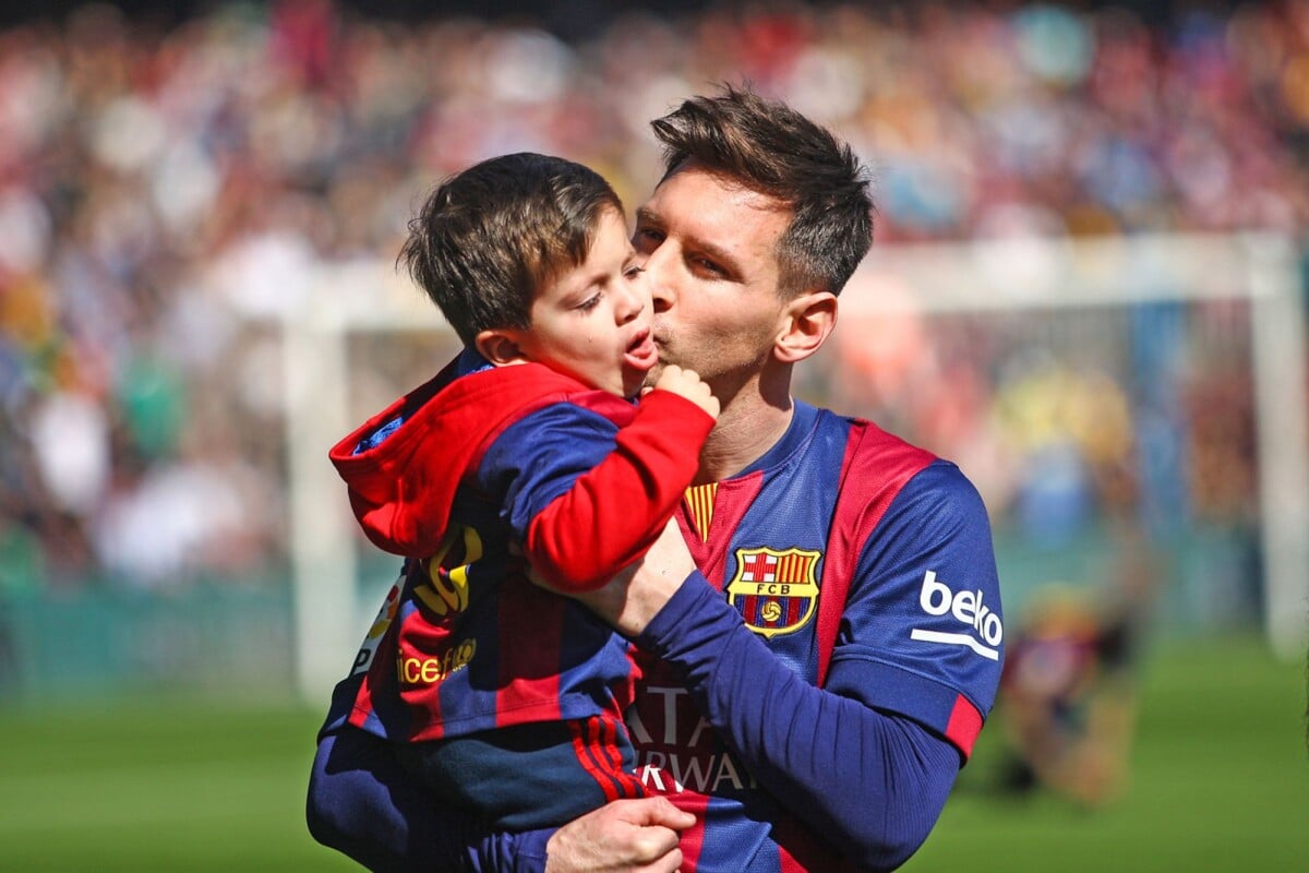 Photo : Lionel Messi et son fils Thiago Messi - Les joueurs du FC Barcelone posent avec leurs