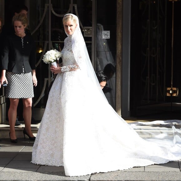 Nicky Hilton quitte l'hôtel Claridges à Londres, le 10 juillet 2015 pour aller se marier au palais de Kensington avec James Rotschild