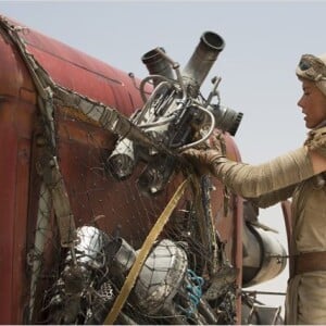 Daisy Ridley dans Star Wars : Le Réveil de la Force.