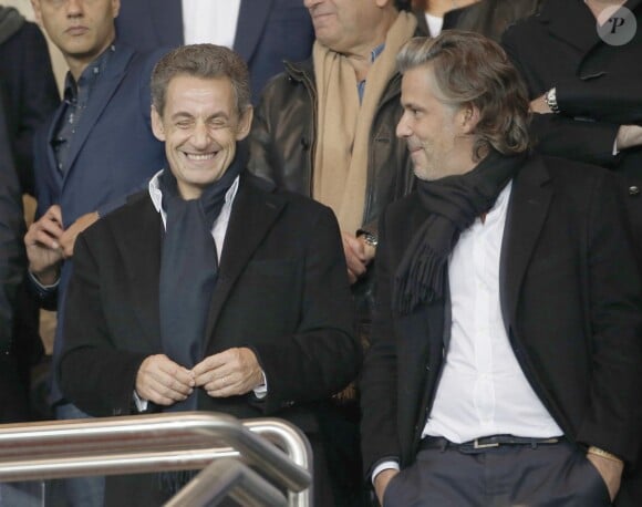 Nicolas Sarkozy et Vincent Labrune lors de la rencontre entre le PSG et Marseille au Parc des Princes à Paris le 4 octobre 2015