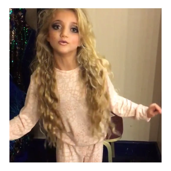 Katie Price a publié une photo de sa fille Princess maquillée alors qu'elle n'a que 8 ans sur sa page Instagram, le 15 décembre 2015.