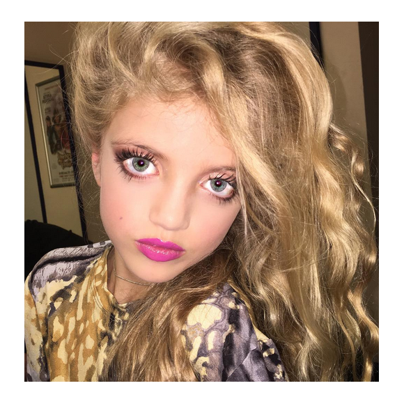 Katie Price a publié une photo de sa fille Princess maquillée alors qu'elle n'a que 8 ans sur sa page Instagram, le 14 décembre 2015.
