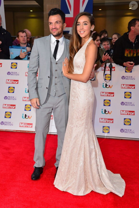 Peter Andre et sa femme Emily MacDonagh - People à la cérémonie "Pride of Britain Awards" à Londres. Le 28 septembre 2015