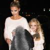Katie Price et sa fille à la sortie du New Victoria Theatre à Woking, Surrey, le 14 décembre 2015