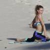 Exclusif - Behati Prinsloo pose lors d'un shooting pour Victoria's Secret sur une plage à Saint-Barthélemy, le 10 décembre 2015.