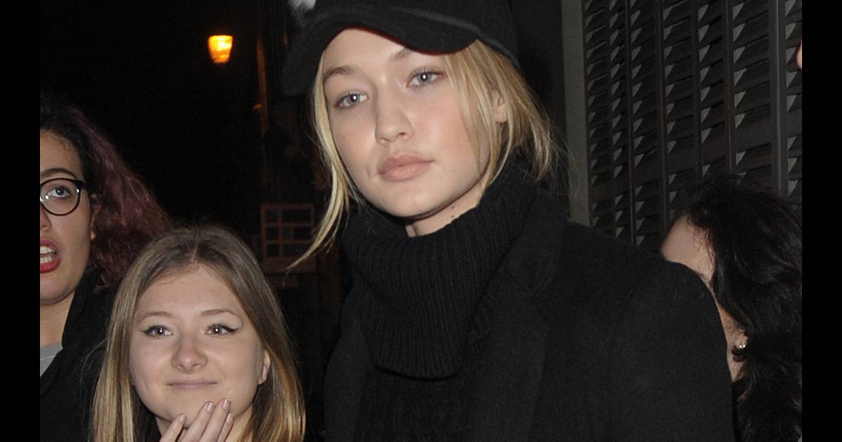 Gigi Hadid et sa soeur Bella à Paris le 16 décembre 2015. - Purepeople