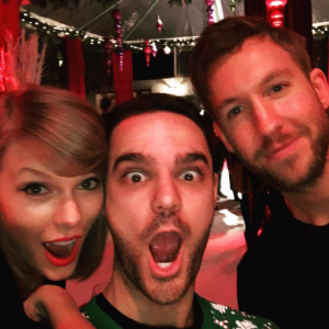 Calvin Harris et Taylor Swift à la fête d'anniversaire de la popstar organisée chez Jimmy Iovine à Malibu. Photo postée sur le compte Instagram de Jamie Iovine, le 13 décembre 2015.
