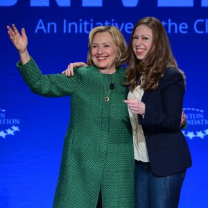 Hillary Clinton et sa fille Chelsea lors du Meeting of Clinton Global Initiative University au BankUnited Center de Coral Gables, le 7 mars 2015
