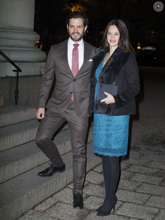 Le prince Carl Philip et la princesse Sofia de Suède, enceinte, assistaient le 21 décembre 2015 au concert de Noël donné en l'église Gustaf Vasa, à Stockholm.