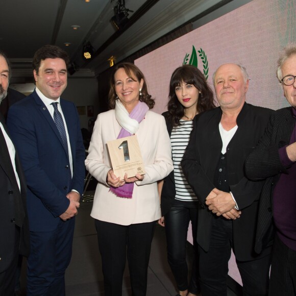 Exclusif - Denis Olivennes, Thomas Derichebourg (président du groupe Derichebourg, partenaire de cette soirée), Ségolène Royal (présidente du jury), Nolwenn Leroy, Marc Jolivet, Daniel Cohn-Bendit - Cérémonie de remise des "Trophées Europe 1 de l'environnement" au Pavillon d'Armenonville à Paris, le 21 décembre 2015.