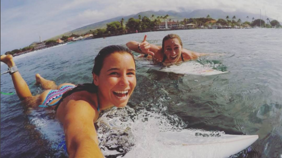 Johanne Defay, star du surf tricolore : "On nous juge aussi sur notre physique"