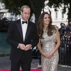 Kate Middleton dans une robe Jenny Packham au gala du Tusk Trust à Londres, le 12 septembre 2013.