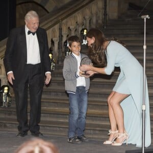 Kate Middleton en Jenny Packham pour la cérémonie de remise de prix Wildlife Photographer of The Year 2014 à Londres, le 21 octobre 2014.