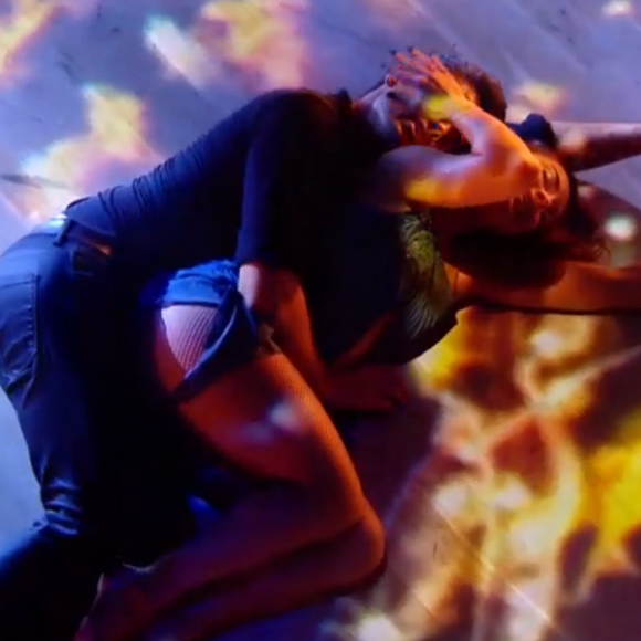 Priscilla Betti et Christophe Licata dans leur ultime danse, lors de la finale de Danse avec les stars 6 sur TF1, le mercredi 23 décembre 2015.