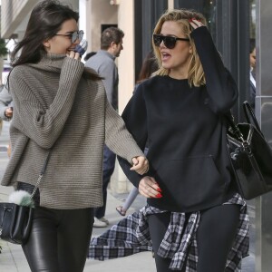 Kendall Jenner and Khloe Kardashian have a sister breakfast date in Beverly Hills, Los Angeles, CA, USA on December 20, 2015, the two are seen smiling and giggling together. Photo by GSI/ABACAPRESS.COM21/12/2015 - Los Angeles