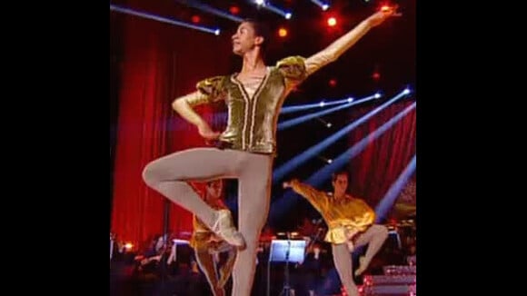 Melvin Lawovi, surdoué de la danse, triomphe et émeut Patrick Dupond dans l'émission Prodiges sur France 2, le samedi 26 décembre 2015.