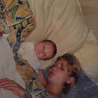 Alexandra Lamy : Maman endormie avec son bébé Chloé, une photo irrésistible !
