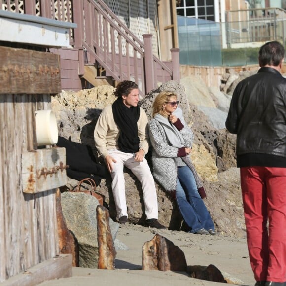 Exclusif - Heidi Klum, ses enfants Leni, Johan, Henry et Lou, son compagnon Vito Schnabel et ses parents Erna et Günther vont déjeuner au restaurant Nobu à Los Angeles, le 16 novembre 2015.