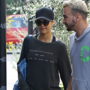 Jessica Alba arrive à son cours de gym à Los Angeles, le 3 janvier 2016. J