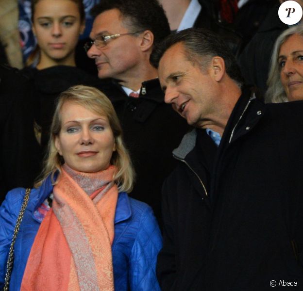 Margarita Louis-Dreyfus et Philipp Hildebrand lors de la renconte de Ligue 1 entre le Paris Saint-Germain et l'Olympique de Marseille, au Parc des Princes à Paris, le 4 octobre 2015