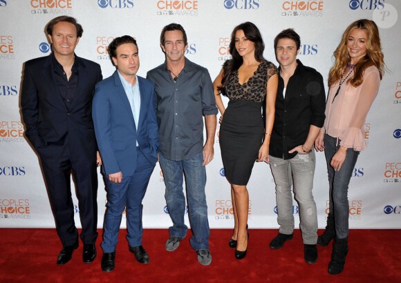 Mark Burnett, Johnny Galecki, Jeff Probst, Sofia Vergara, Kris Allen et Cat lors des People's Choice Awards à Los Angeles, le 10 novembre 2009